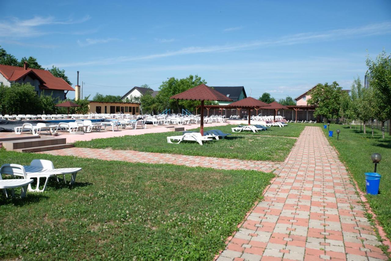 Motel Moara Veche Sacalaseni Ngoại thất bức ảnh