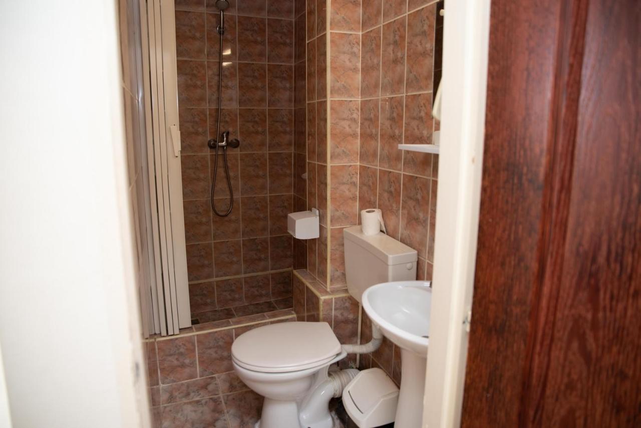 Motel Moara Veche Sacalaseni Ngoại thất bức ảnh