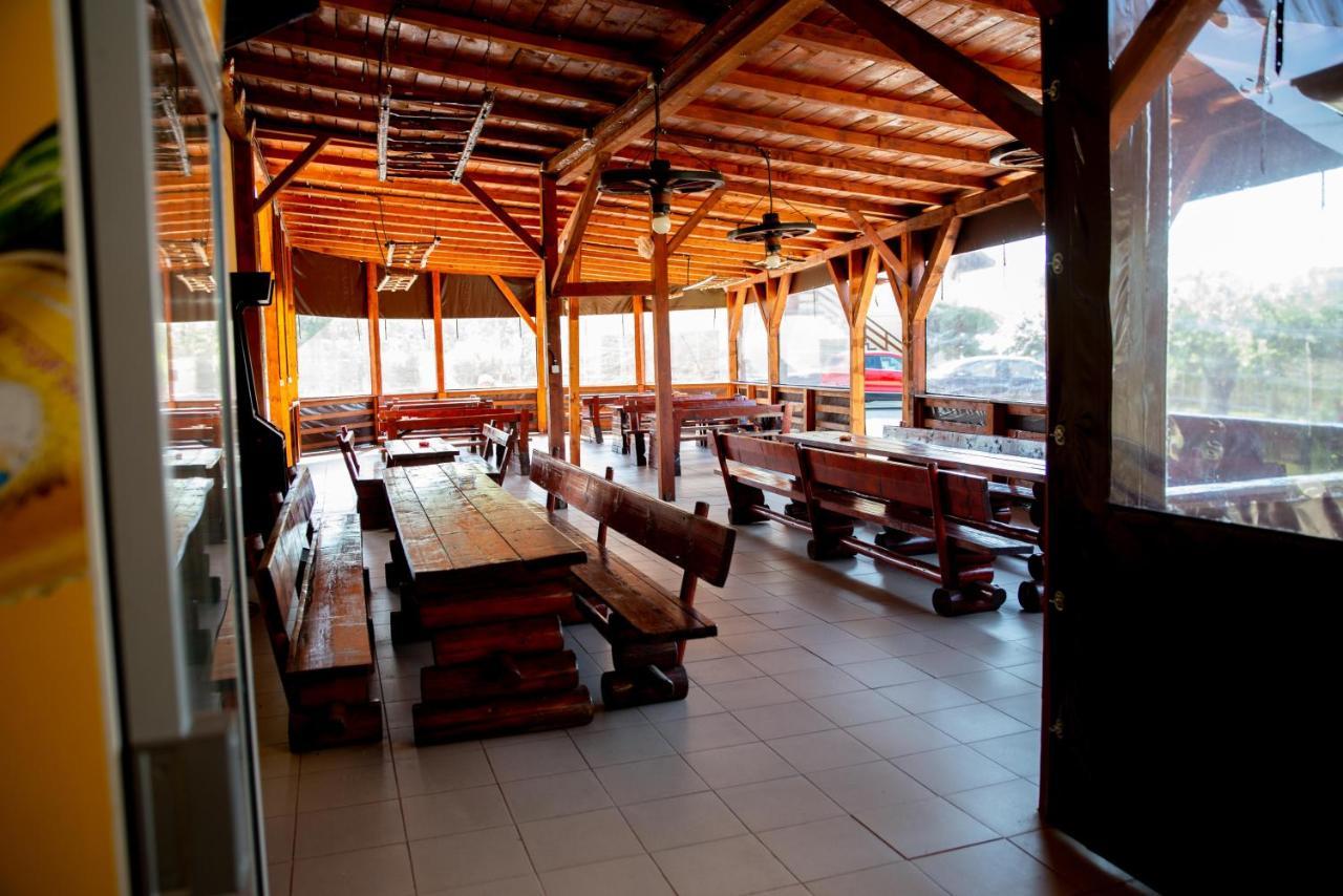 Motel Moara Veche Sacalaseni Ngoại thất bức ảnh
