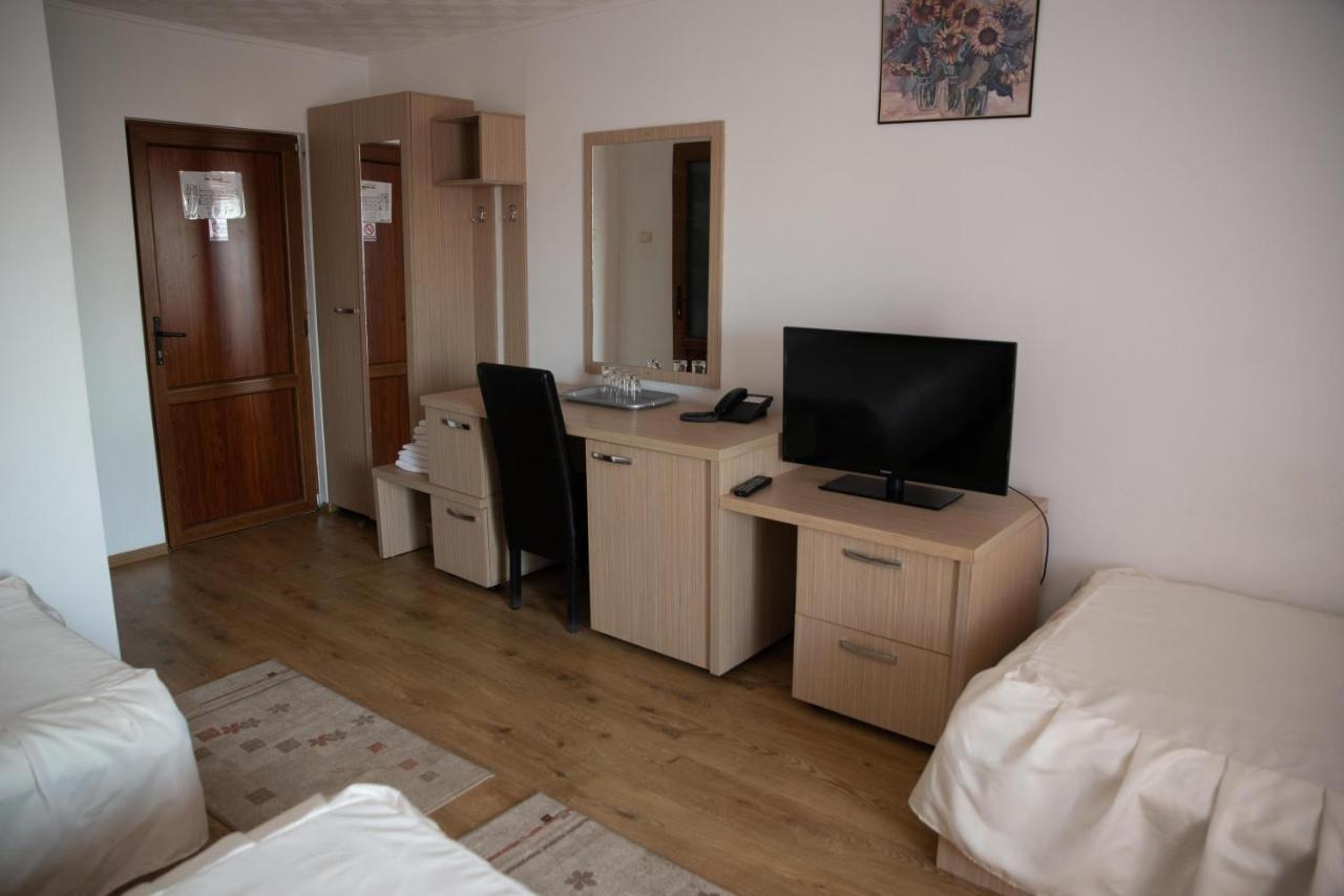 Motel Moara Veche Sacalaseni Ngoại thất bức ảnh