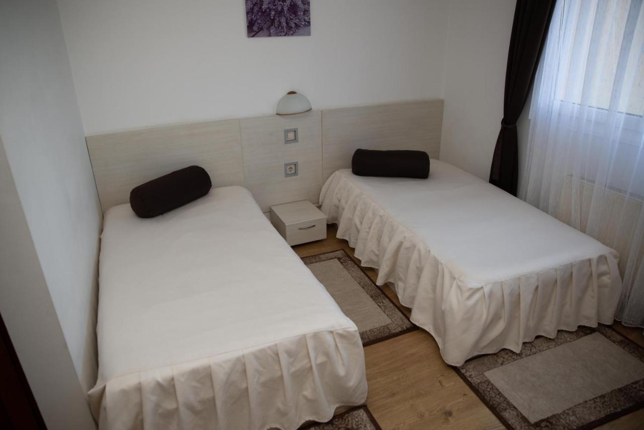 Motel Moara Veche Sacalaseni Ngoại thất bức ảnh