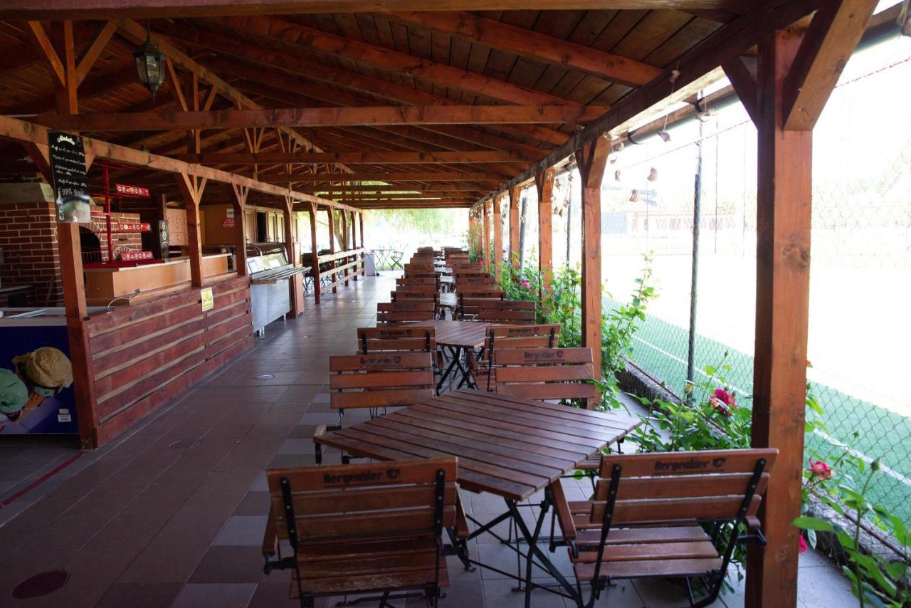 Motel Moara Veche Sacalaseni Ngoại thất bức ảnh