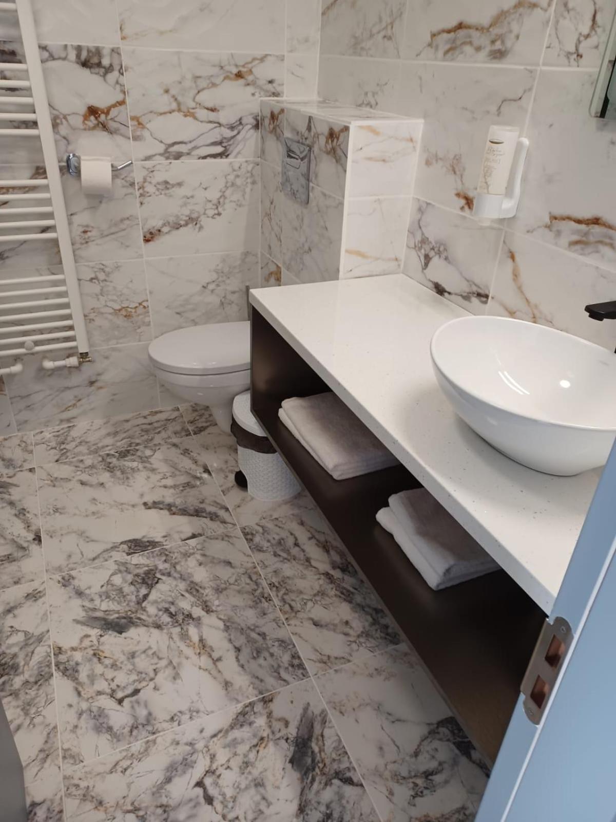 Motel Moara Veche Sacalaseni Ngoại thất bức ảnh