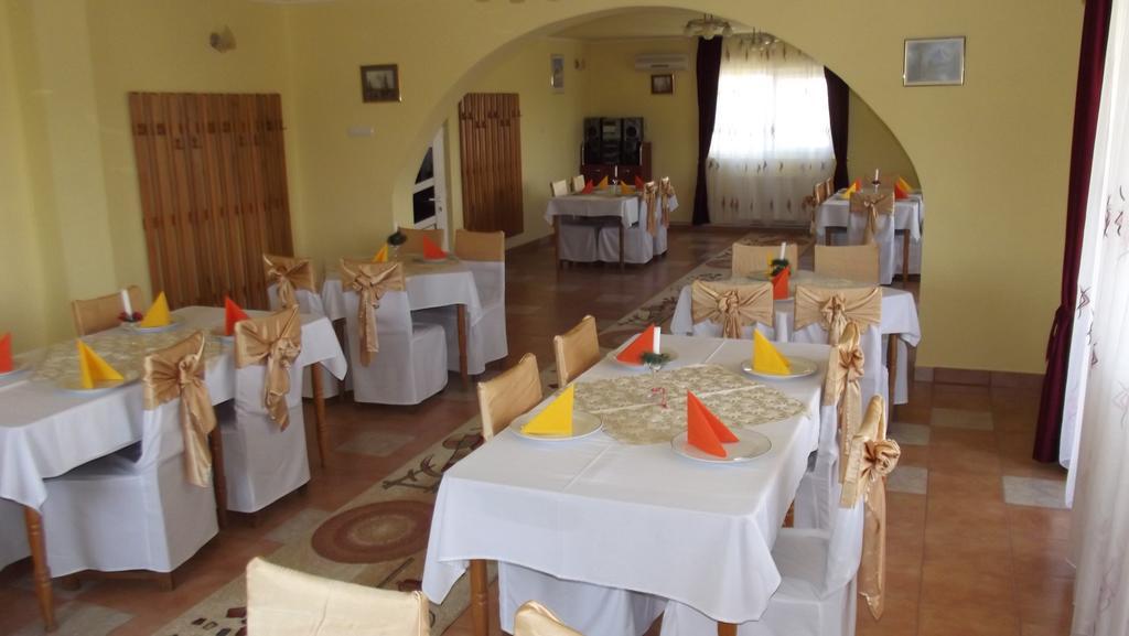 Motel Moara Veche Sacalaseni Ngoại thất bức ảnh
