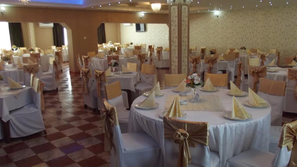 Motel Moara Veche Sacalaseni Ngoại thất bức ảnh