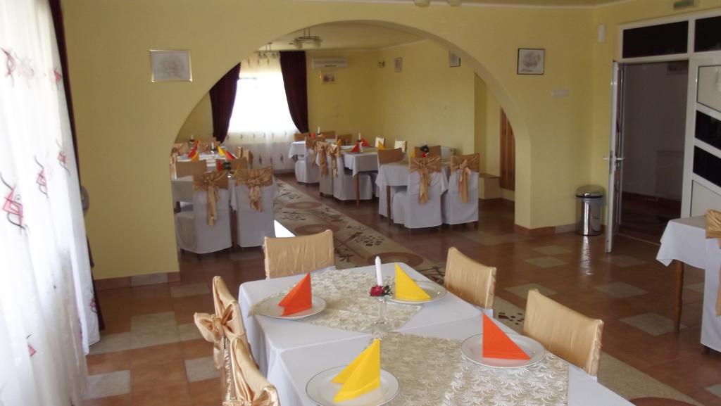 Motel Moara Veche Sacalaseni Ngoại thất bức ảnh